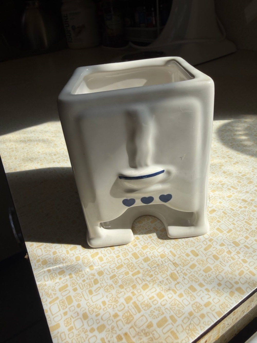 Porcelain Tea Dispenser